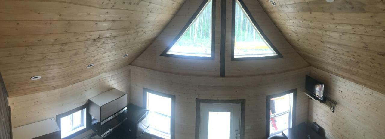 Cougar Mountain Lodge And Resort Cabin Rentals Valemount Exterior photo